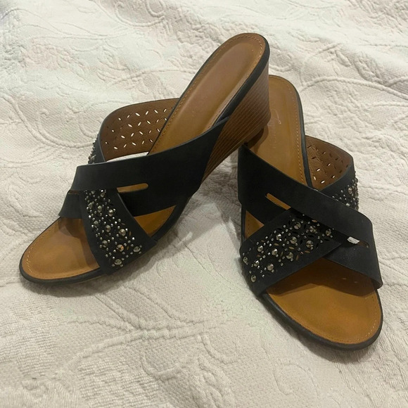 Forever Shoes - Black wedge, cross-over open toe, beaded, size 7